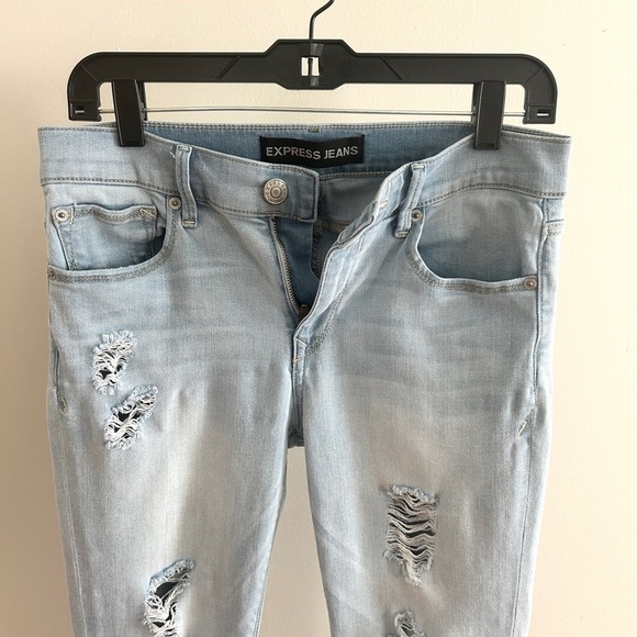 • Express •  Super Soft Mid Rise Ripped Legging - Picture 4 of 10